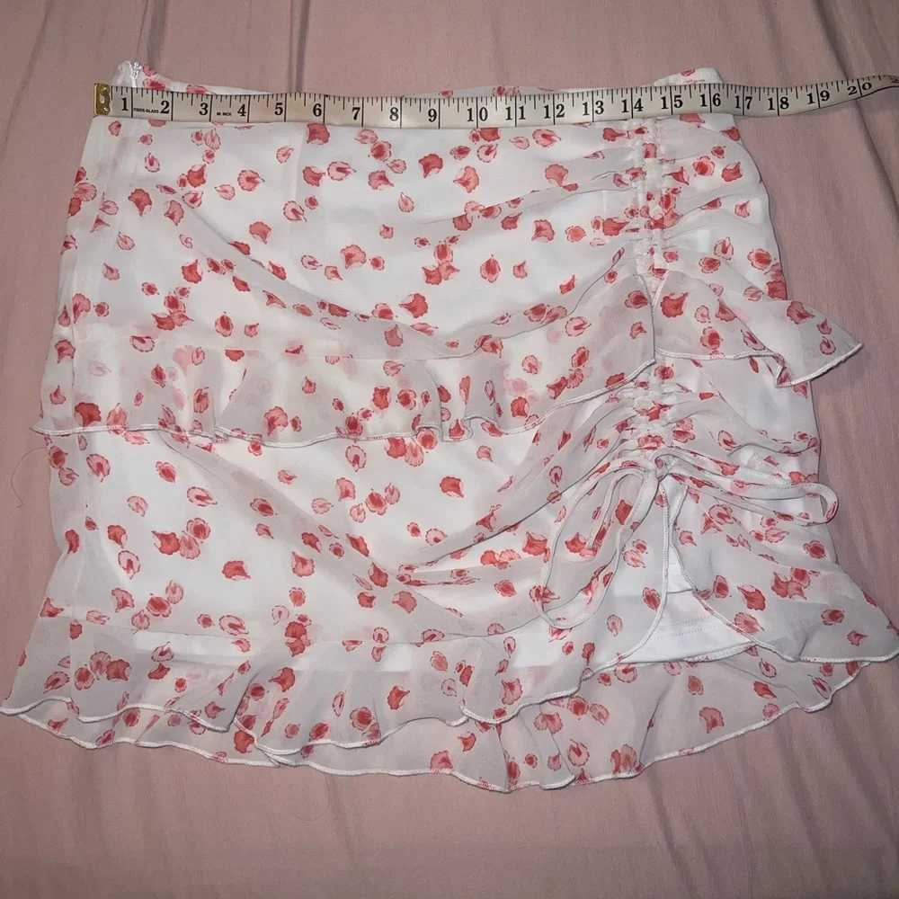 Princess Polly Red & White Floral Ruched Mini Skirt Size 8